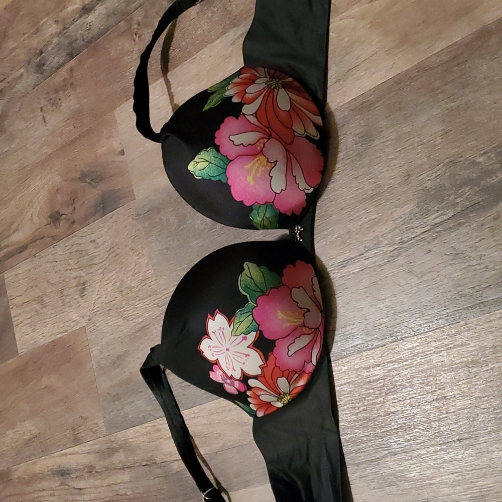 Victoria's Secret Black Floral Bra